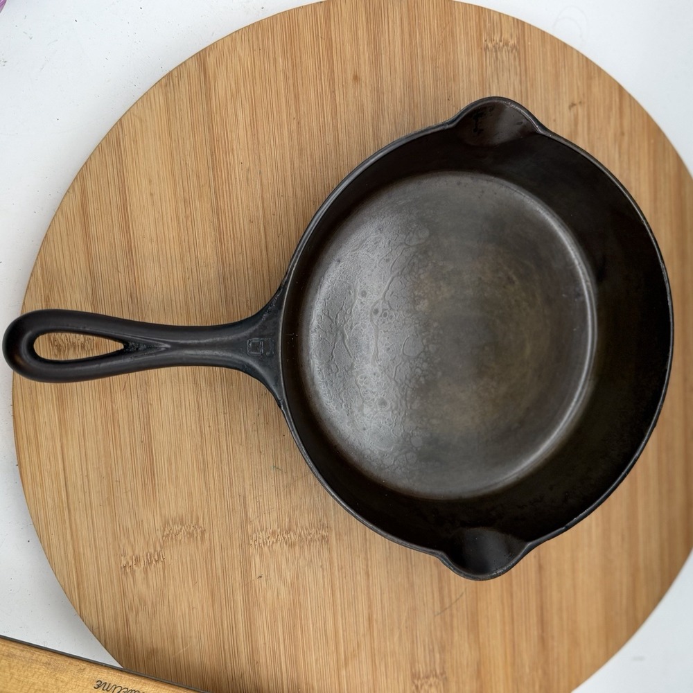 Vintage Griswold No 8 Cast Iron Skillet Large Block Logo Erie PA 699B Seasoned